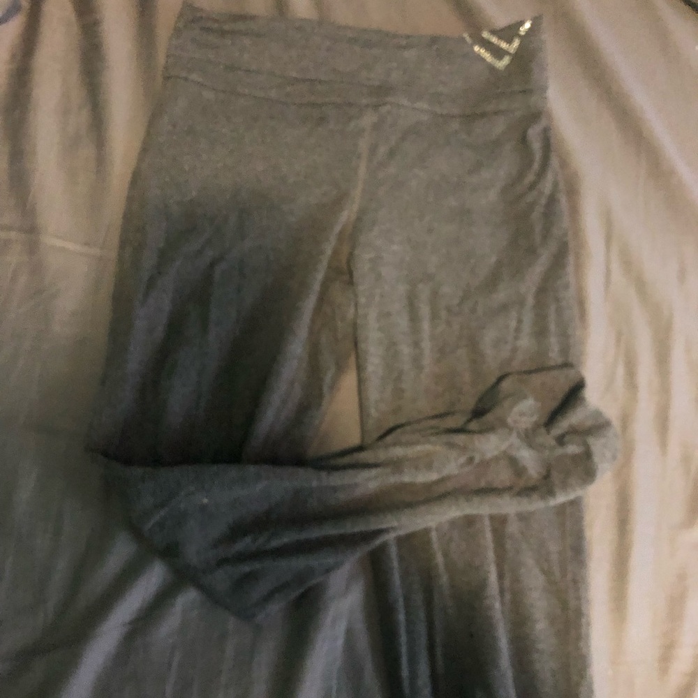 grey athletic leggings